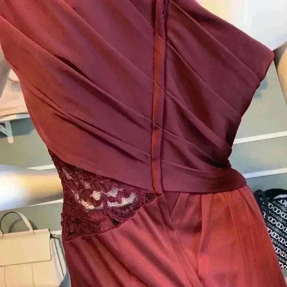 David's Bridal - One-Shoulder, Long Ruched Formal Dress - Wine - Size 6 - Picture 7 of 13